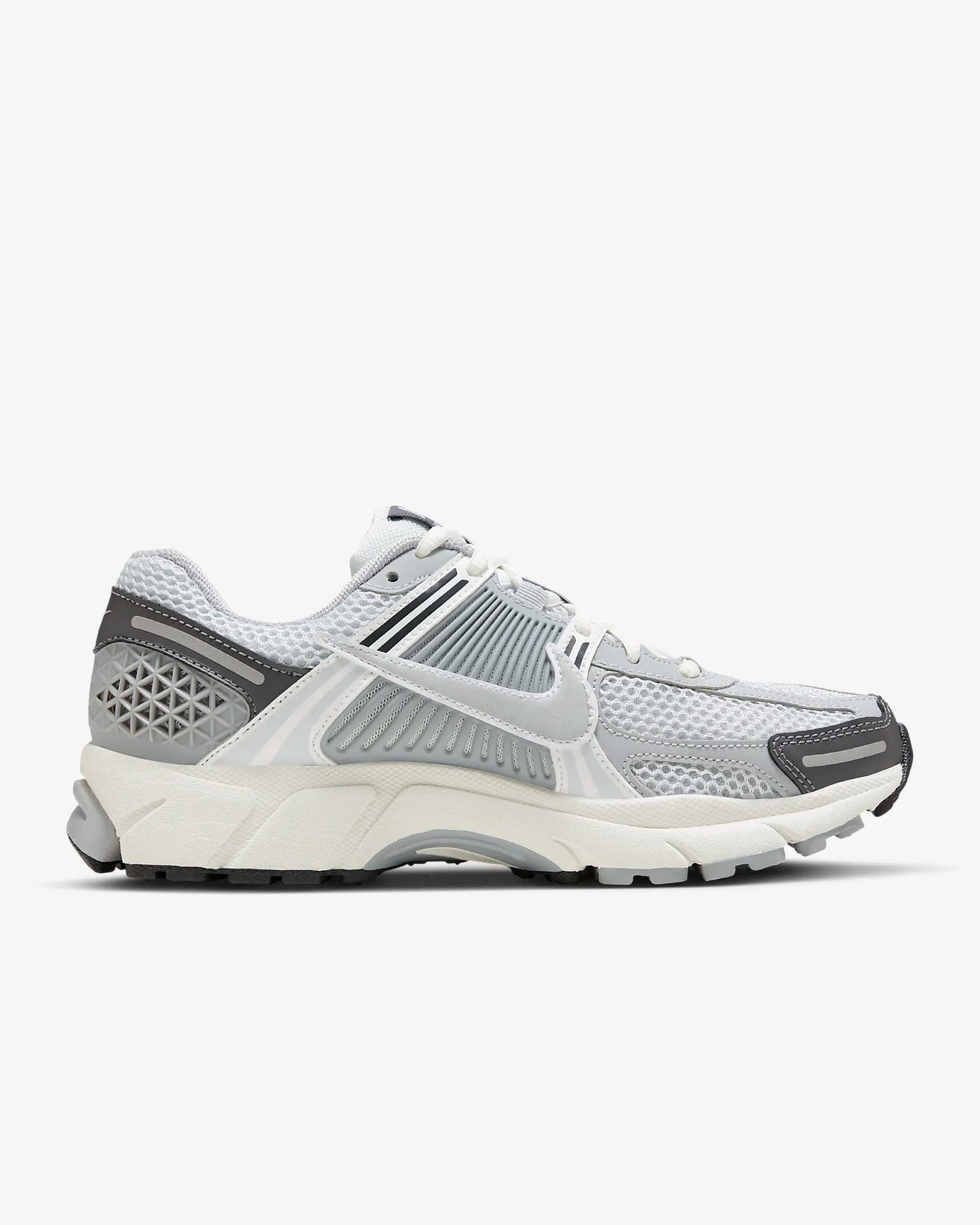 Nike Air Zoom Vomero 5 Shoes